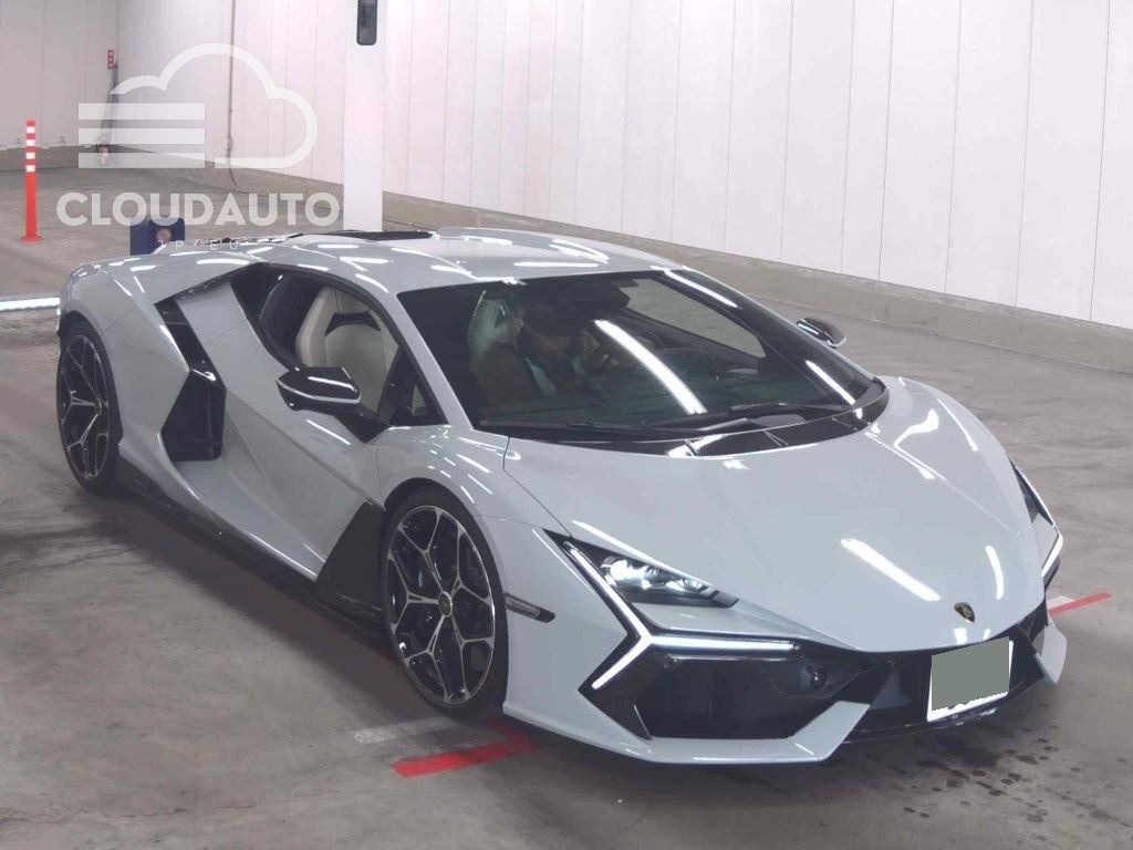 2026 Lamborghini REVUELTO