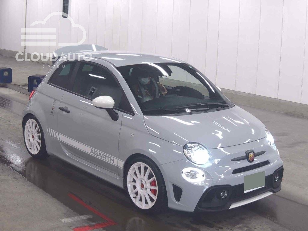 2023 Abarth 695 ESSEESSE