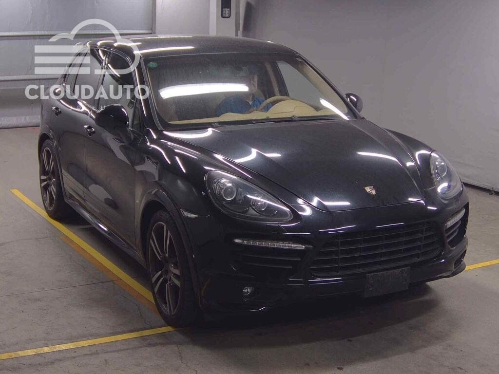 2013 Porsche CAYENNE