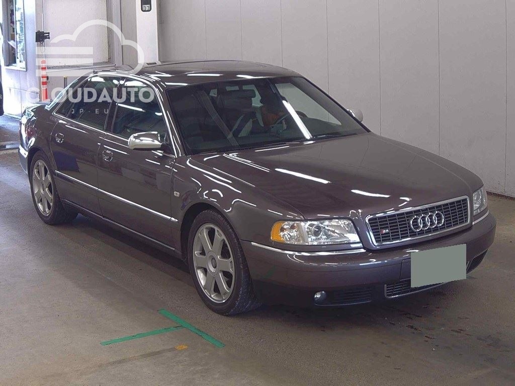 2004 Audi S8