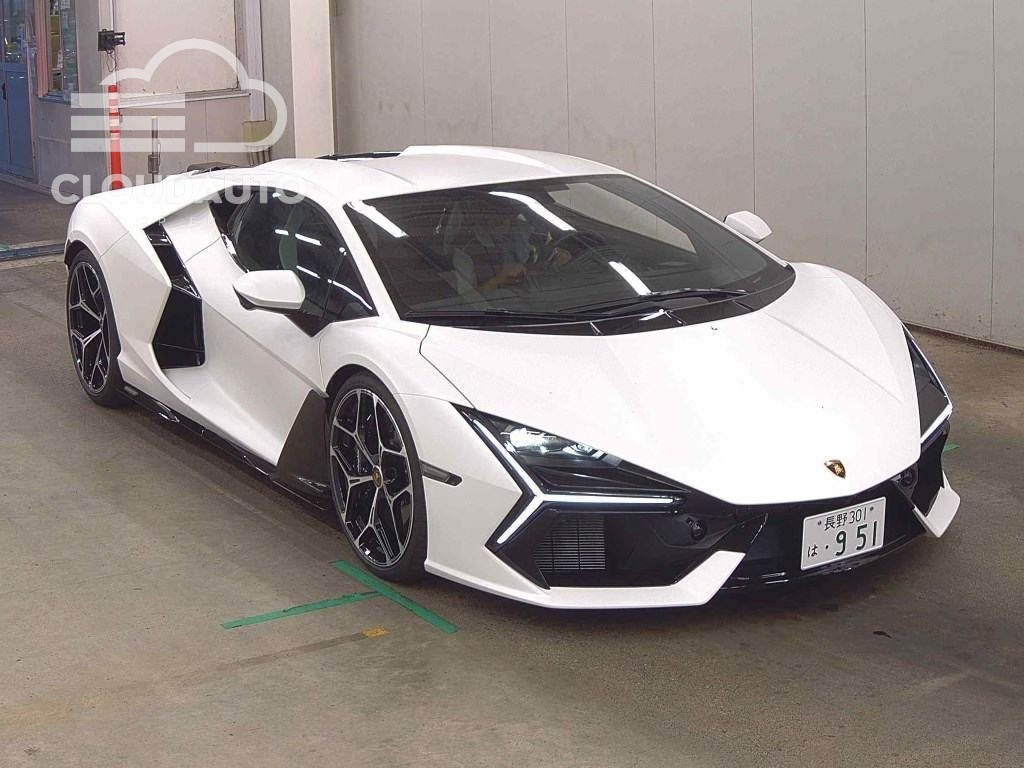 2025 Lamborghini REVUELTO